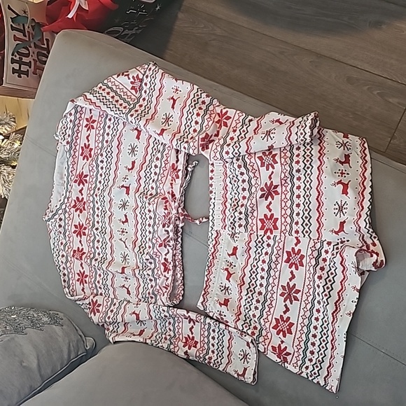 Christmas Pajamas Two-piece Shorts and Top set - Picture 5 of 6